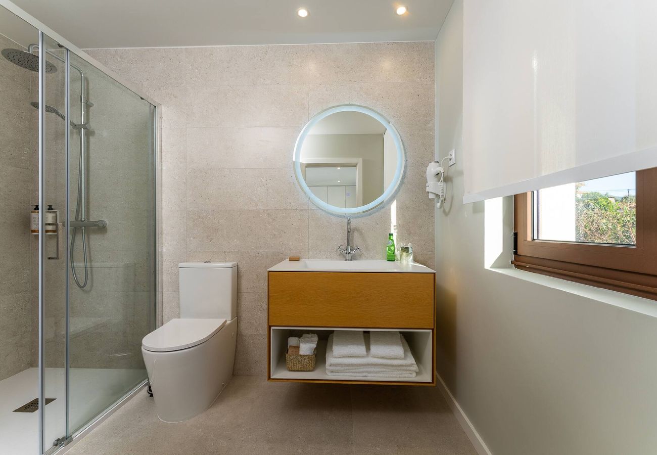 Villa em Ponte de Lima - Lima View Villa - Casa com piscina e jardim