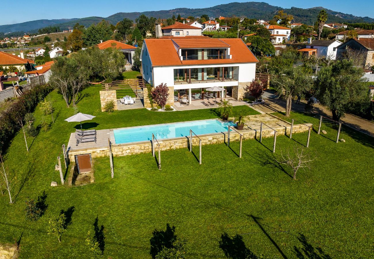 Villa em Ponte de Lima - Lima View Villa - Casa com piscina e jardim