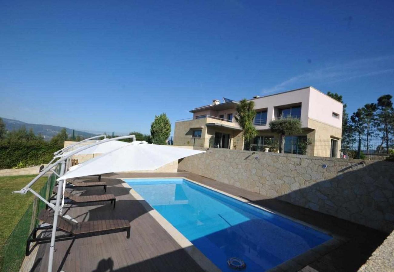 Casa em Ponte de Lima - Villa de Luxo com Piscina Aquecida, Ténis e Jardim