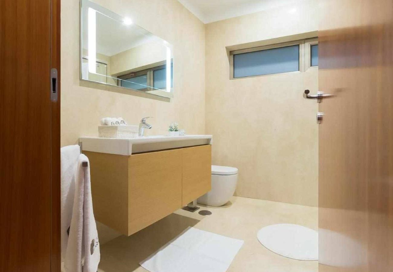 Casa em Ponte de Lima - Villa de Luxo com Piscina Aquecida, Ténis e Jardim