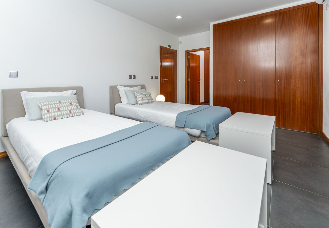 Casa em Ponte de Lima - Villa de Luxo com Piscina Aquecida, Ténis e Jardim