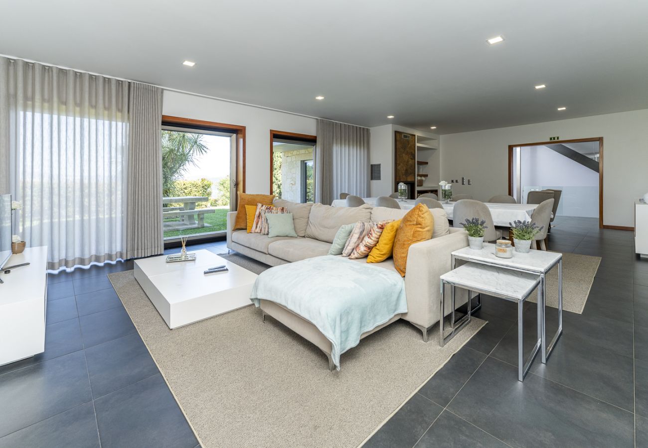 Casa em Ponte de Lima - Villa de Luxo com Piscina Aquecida, Ténis e Jardim