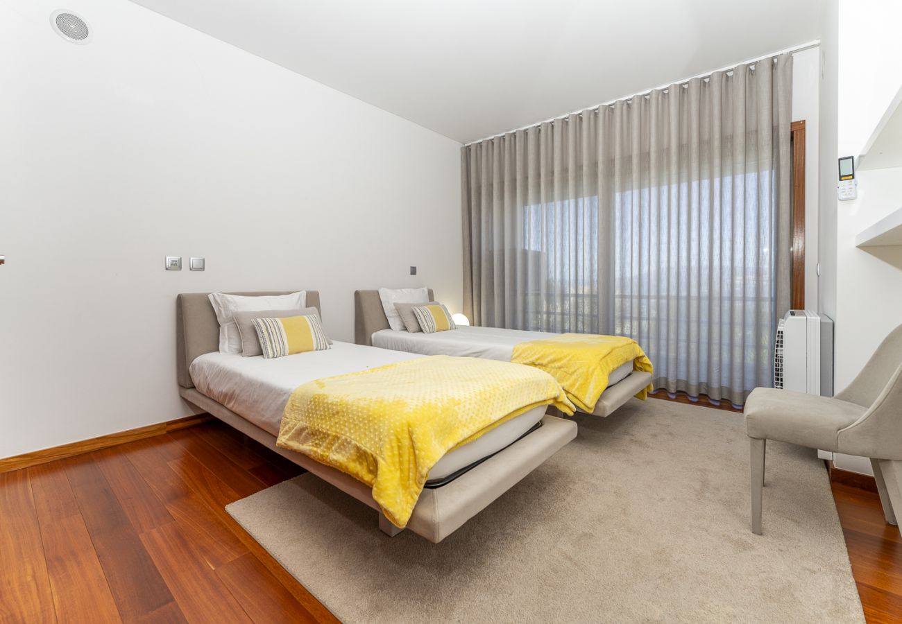 Casa em Ponte de Lima - Villa de Luxo com Piscina Aquecida, Ténis e Jardim