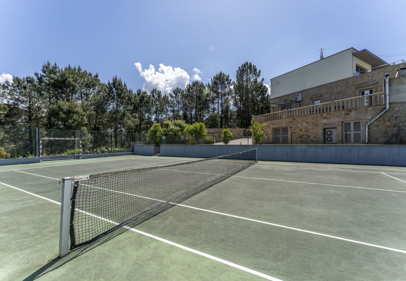 Casa em Ponte de Lima - Villa de Luxo com Piscina Aquecida, Ténis e Jardim
