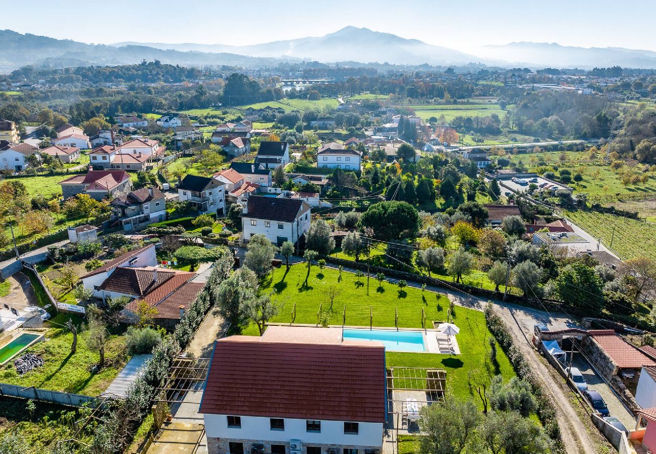 Villa in Ponte de Lima - Lima View Villa - Casa com piscina e jardim