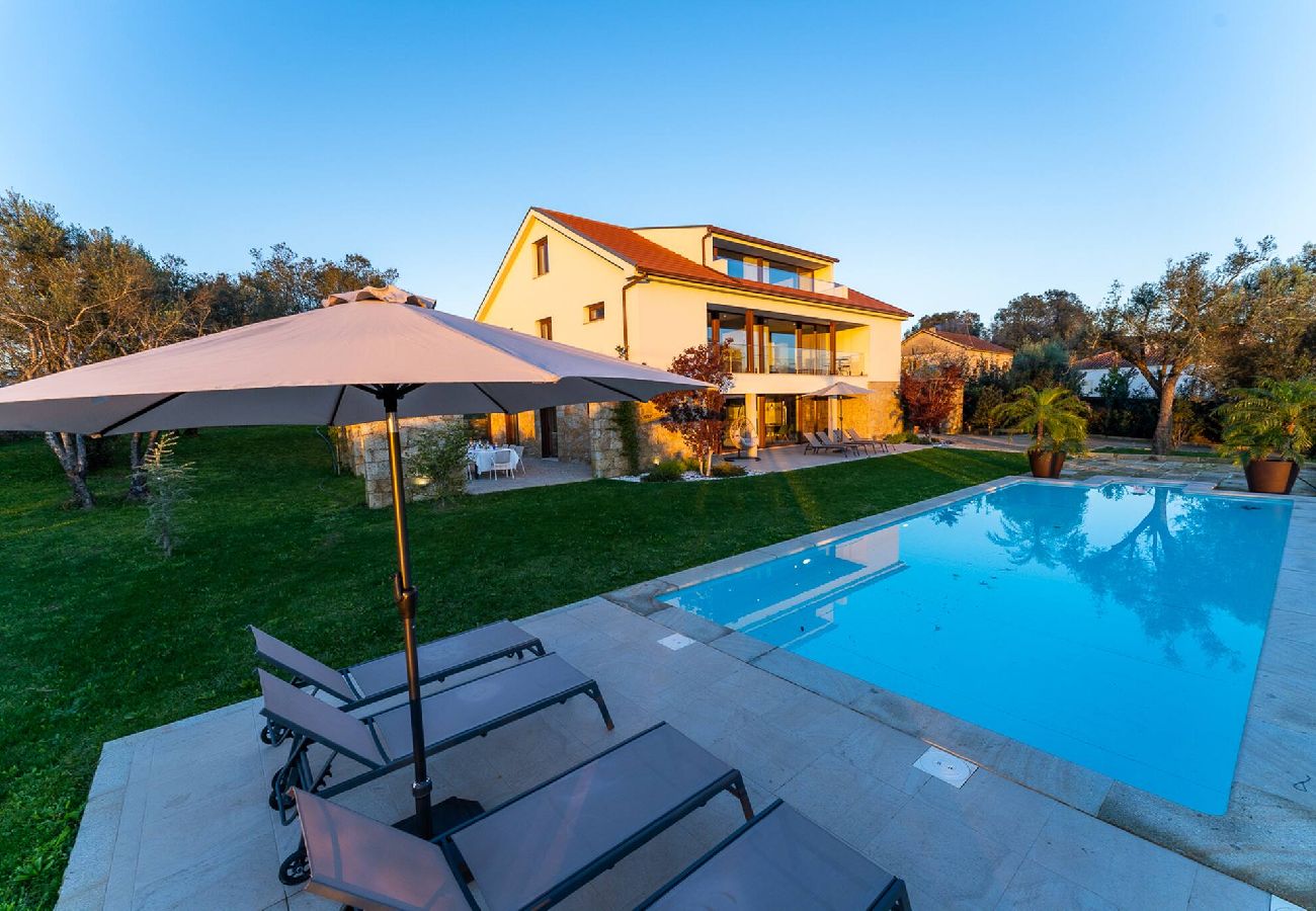 Villa in Ponte de Lima - Lima View Villa - Casa com piscina e jardim