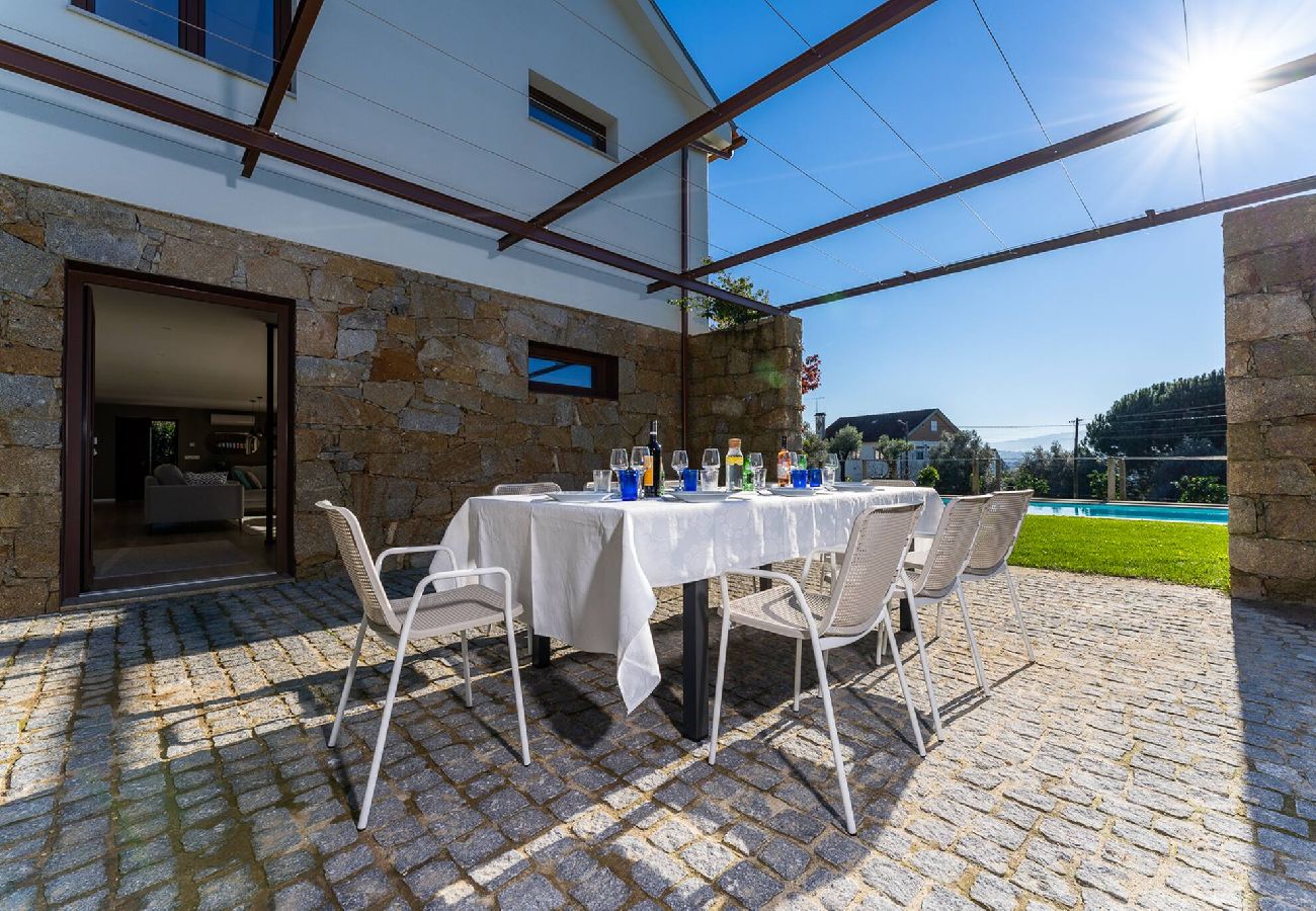 Villa in Ponte de Lima - Lima View Villa - Casa com piscina e jardim