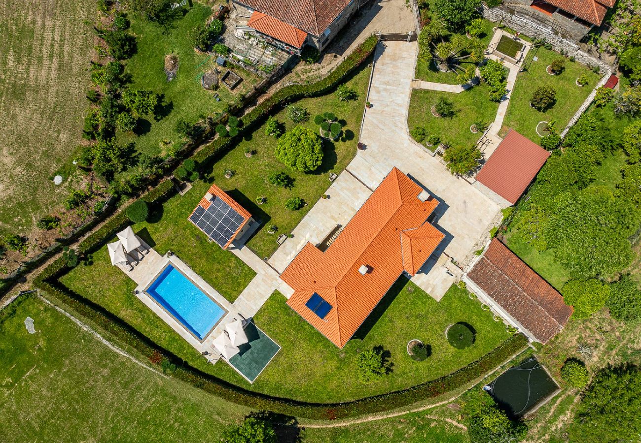 Villa in Ponte de Lima - Casa da Ana - Villa com piscina e jardim