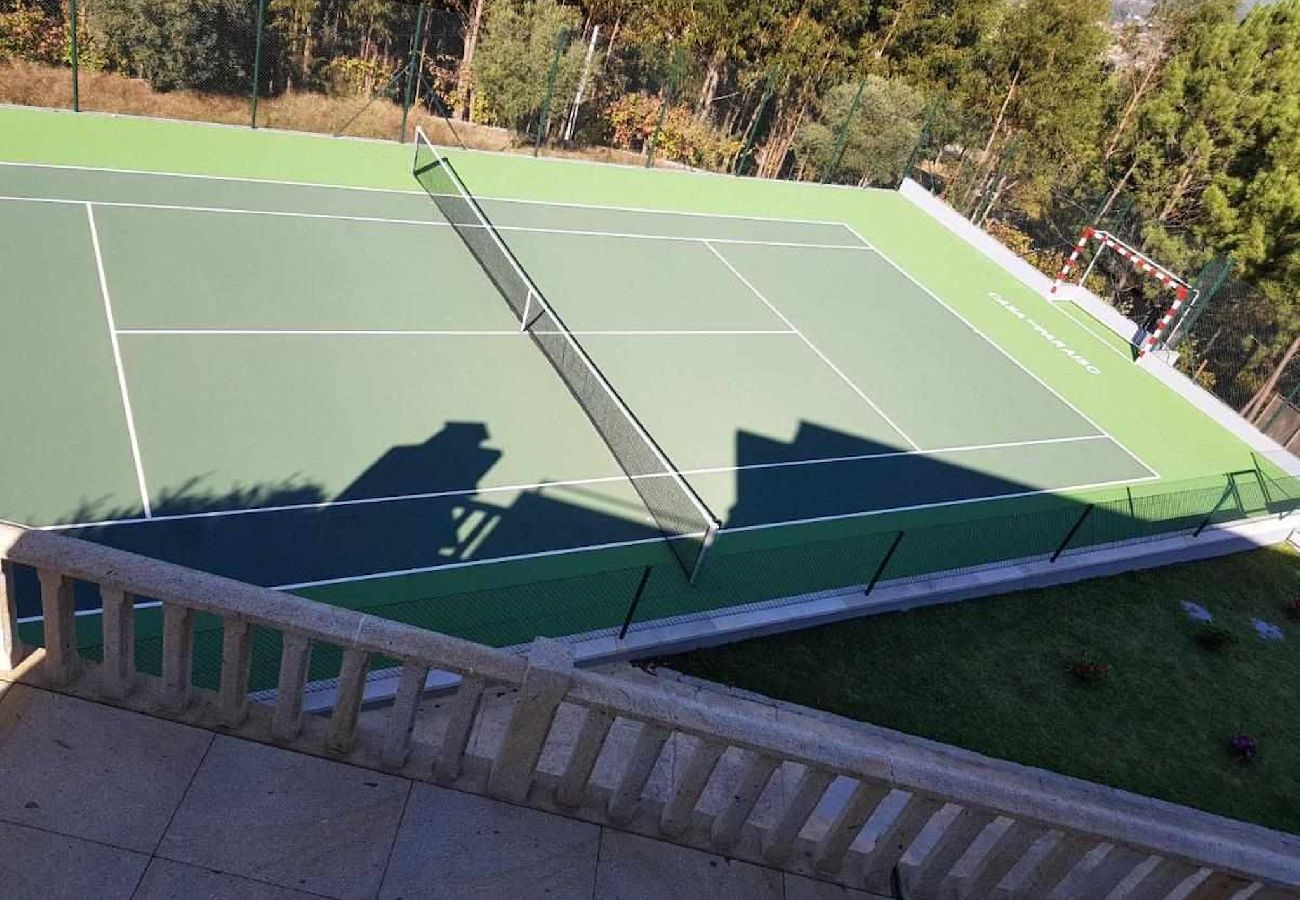 Ferienhaus in Ponte de Lima - Villa de Luxo com Piscina Aquecida, Ténis e Jardim