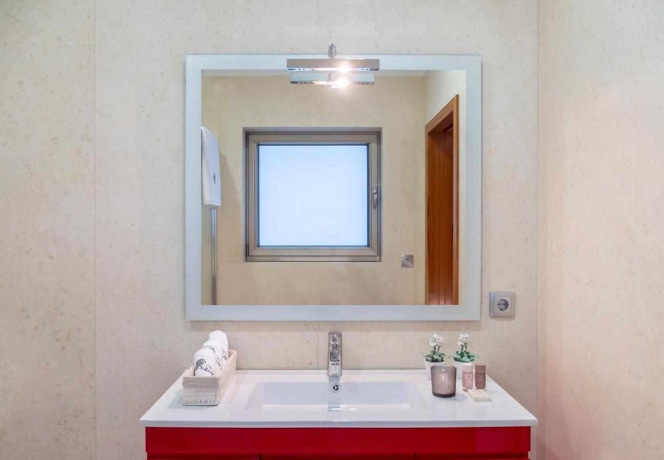 Ferienhaus in Ponte de Lima - Villa de Luxo com Piscina Aquecida, Ténis e Jardim