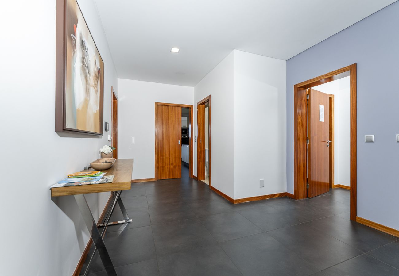 Ferienhaus in Ponte de Lima - Villa de Luxo com Piscina Aquecida, Ténis e Jardim