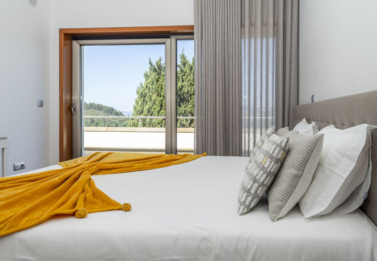 Ferienhaus in Ponte de Lima - Villa de Luxo com Piscina Aquecida, Ténis e Jardim