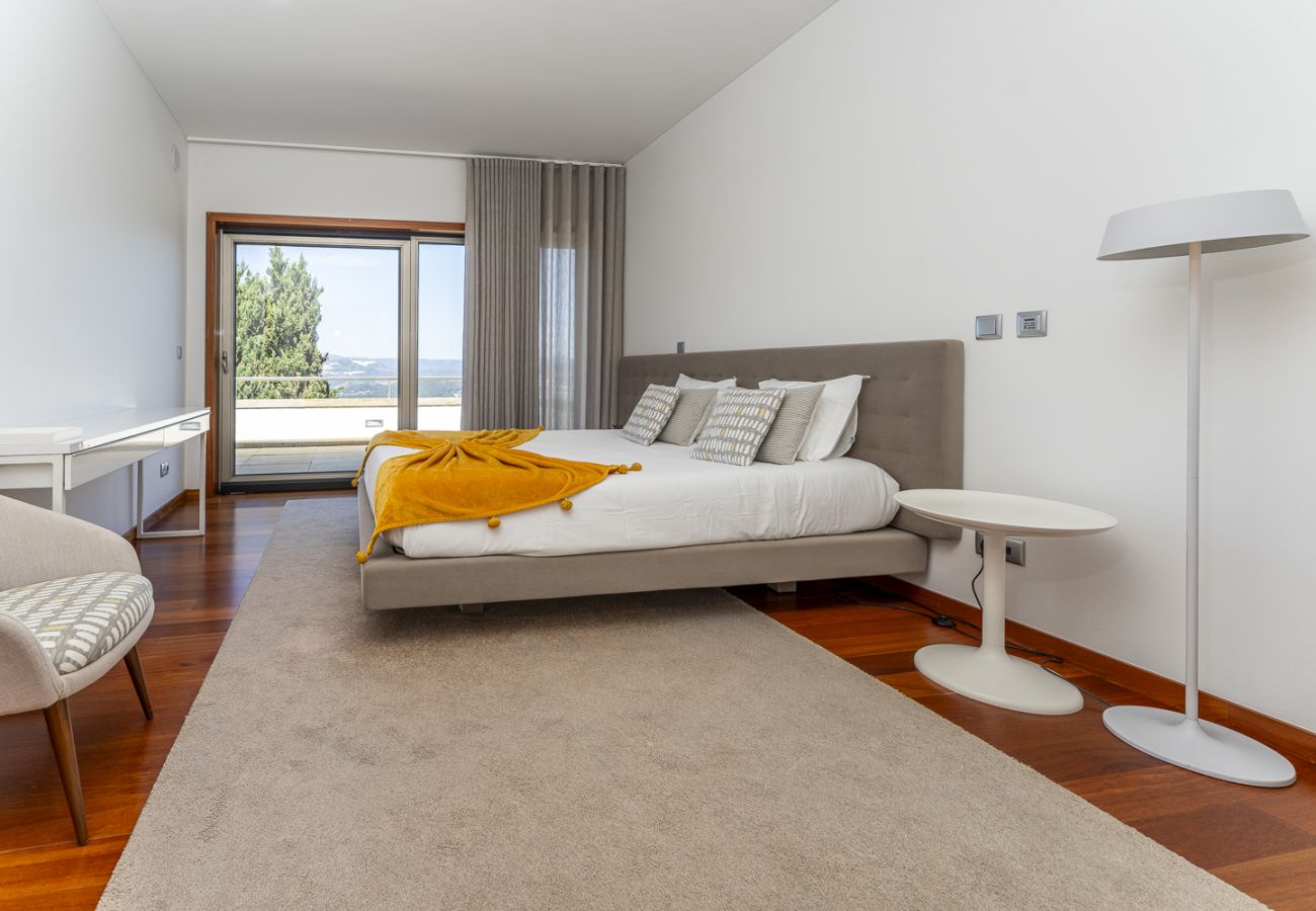 Ferienhaus in Ponte de Lima - Villa de Luxo com Piscina Aquecida, Ténis e Jardim