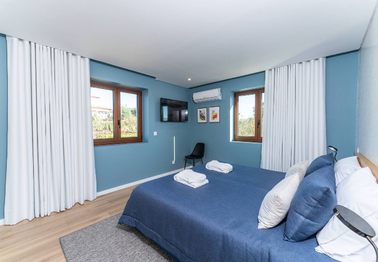 Villa in Ponte de Lima - Lima View Villa - Casa com piscina e jardim