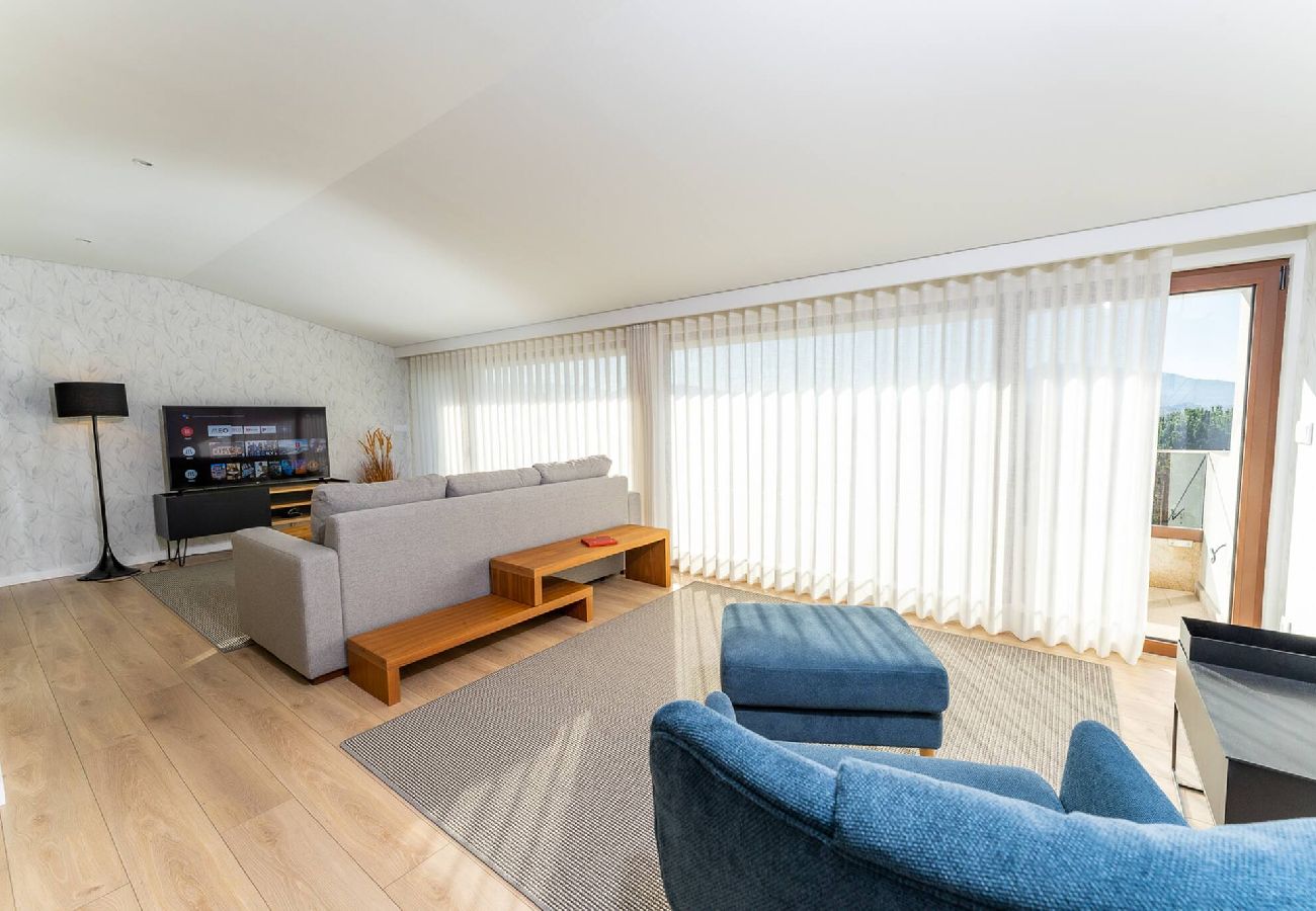 Villa in Ponte de Lima - Lima View Villa - Casa com piscina e jardim