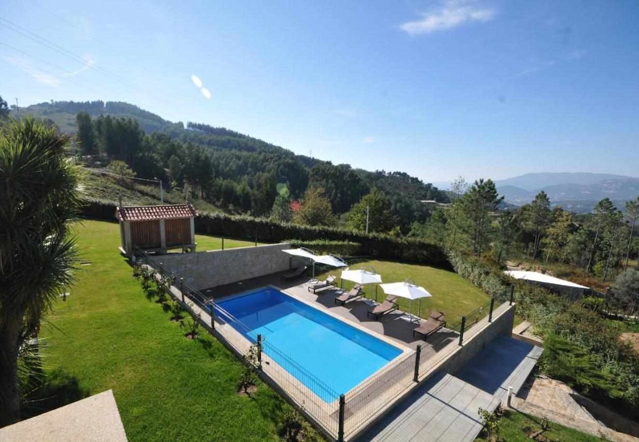 House in Ponte de Lima - Villa de Luxo com Piscina Aquecida, Ténis e Jardim
