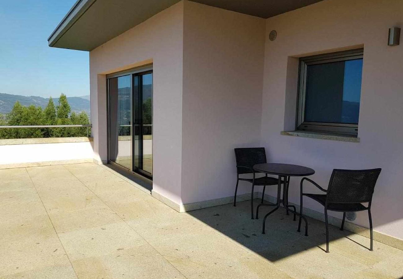 House in Ponte de Lima - Villa de Luxo com Piscina Aquecida, Ténis e Jardim