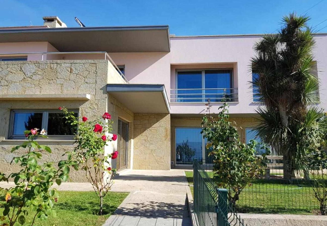 House in Ponte de Lima - Villa de Luxo com Piscina Aquecida, Ténis e Jardim