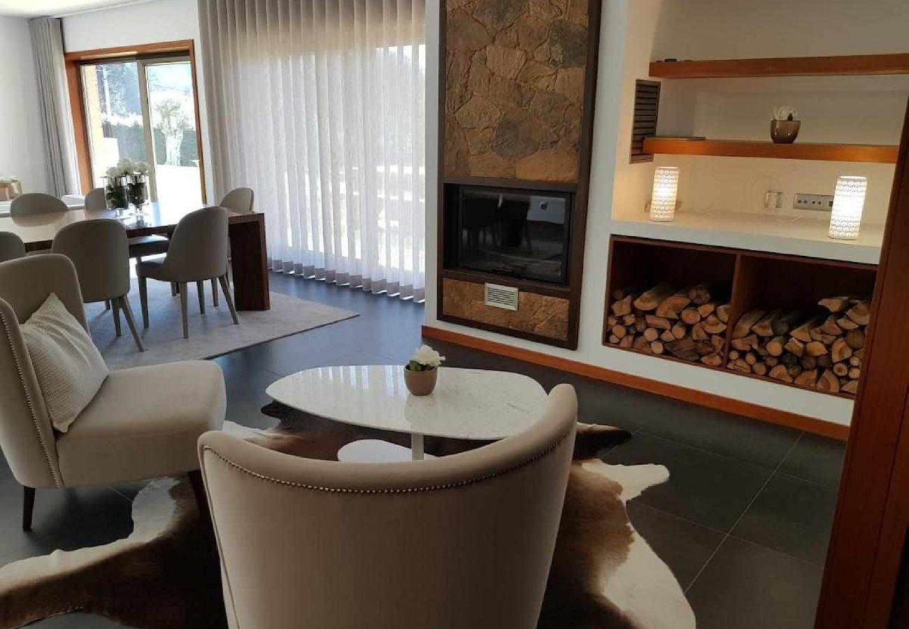 House in Ponte de Lima - Villa de Luxo com Piscina Aquecida, Ténis e Jardim