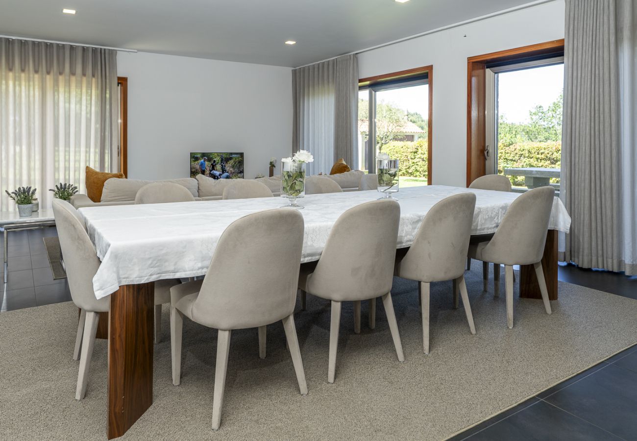 House in Ponte de Lima - Villa de Luxo com Piscina Aquecida, Ténis e Jardim