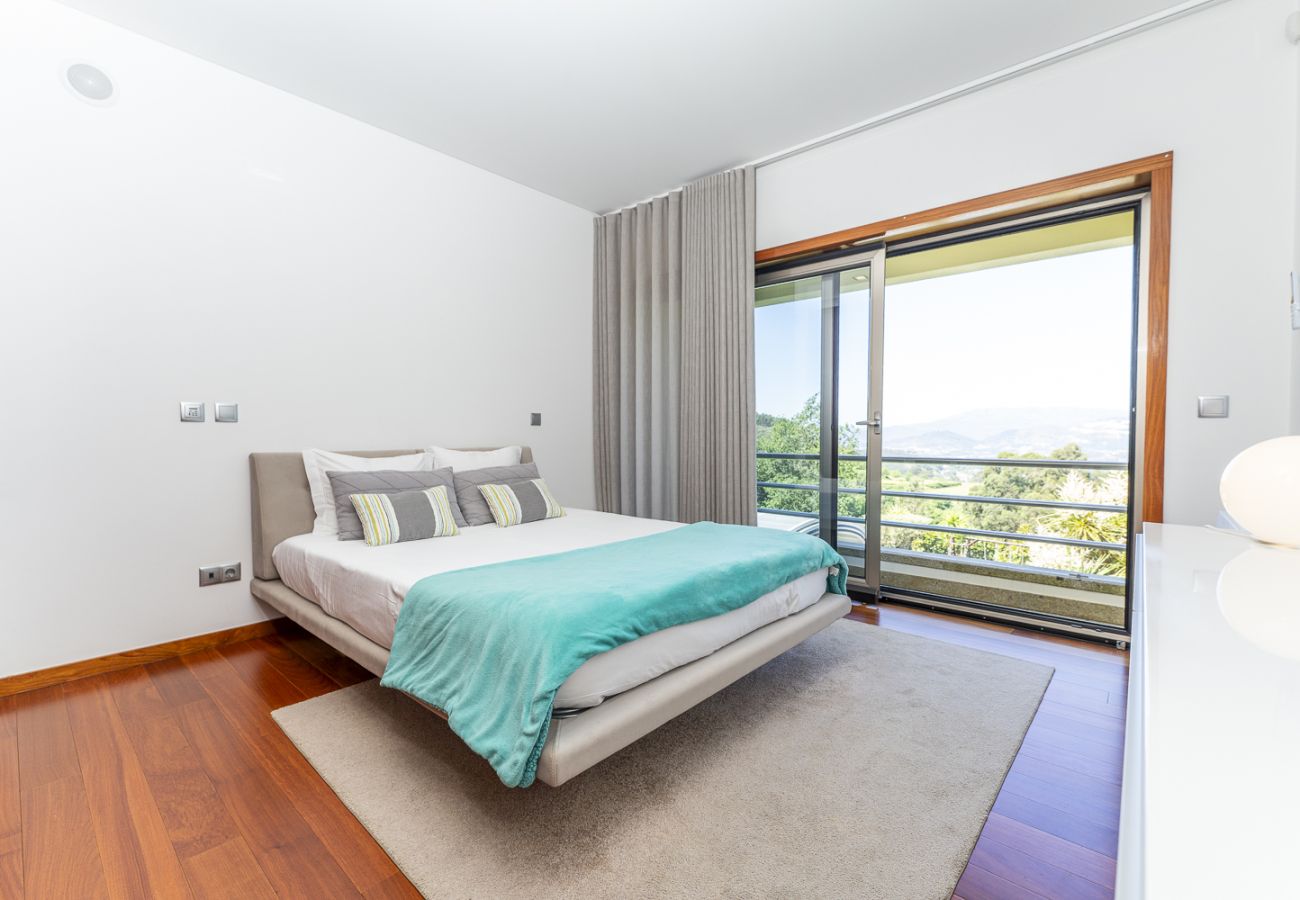 House in Ponte de Lima - Villa de Luxo com Piscina Aquecida, Ténis e Jardim