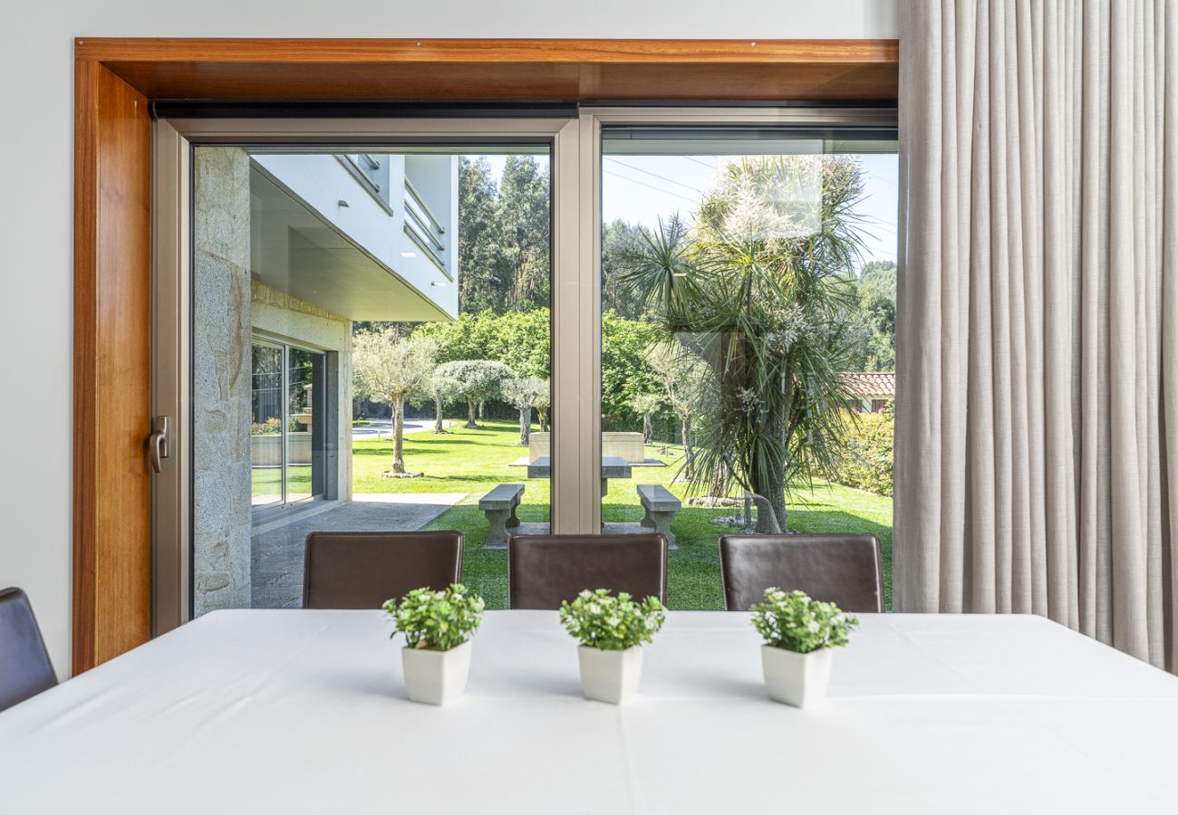 House in Ponte de Lima - Villa de Luxo com Piscina Aquecida, Ténis e Jardim