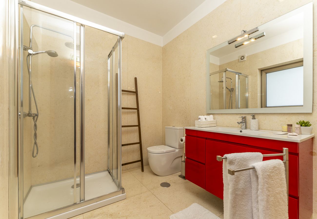 House in Ponte de Lima - Villa de Luxo com Piscina Aquecida, Ténis e Jardim