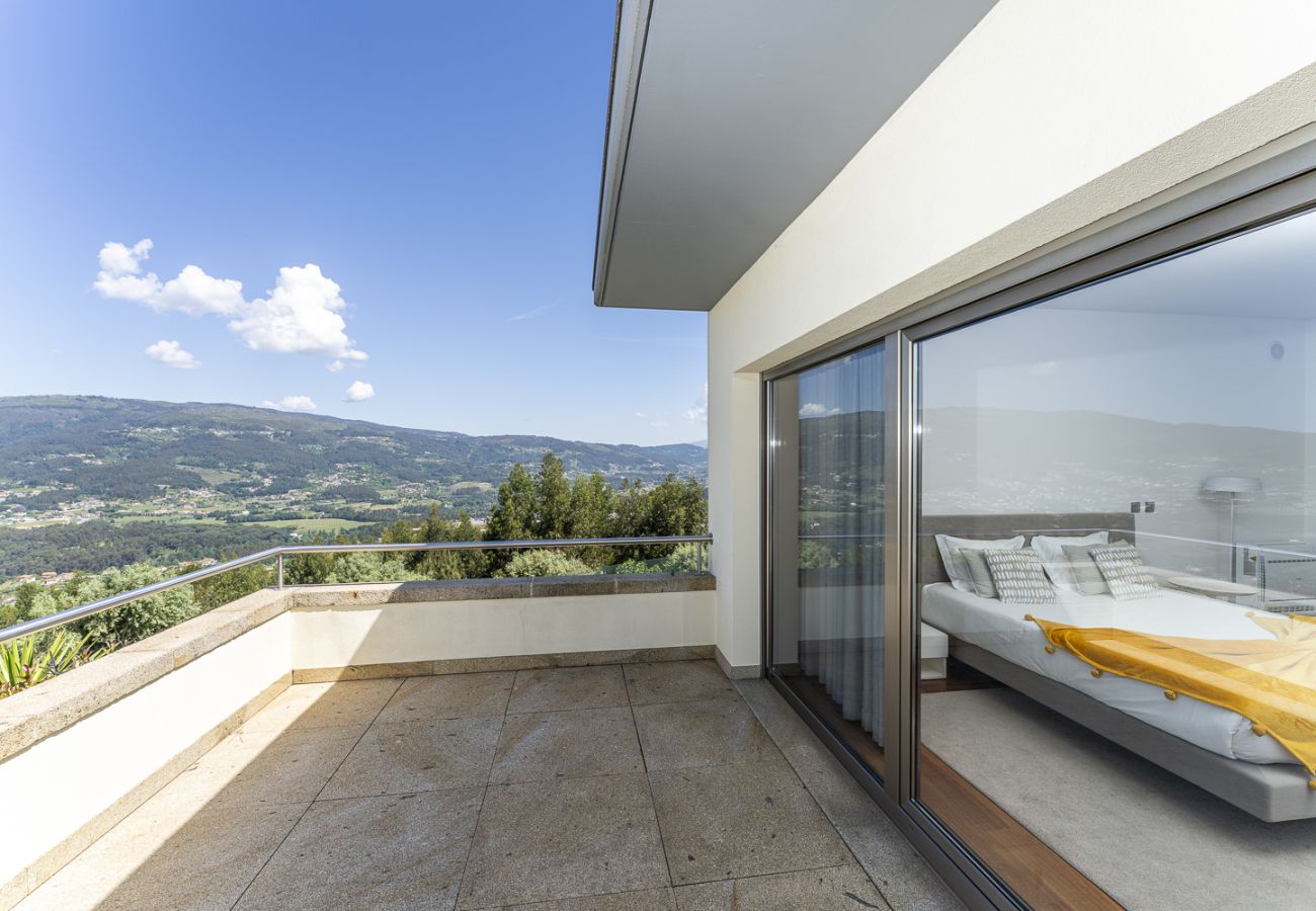 House in Ponte de Lima - Villa de Luxo com Piscina Aquecida, Ténis e Jardim