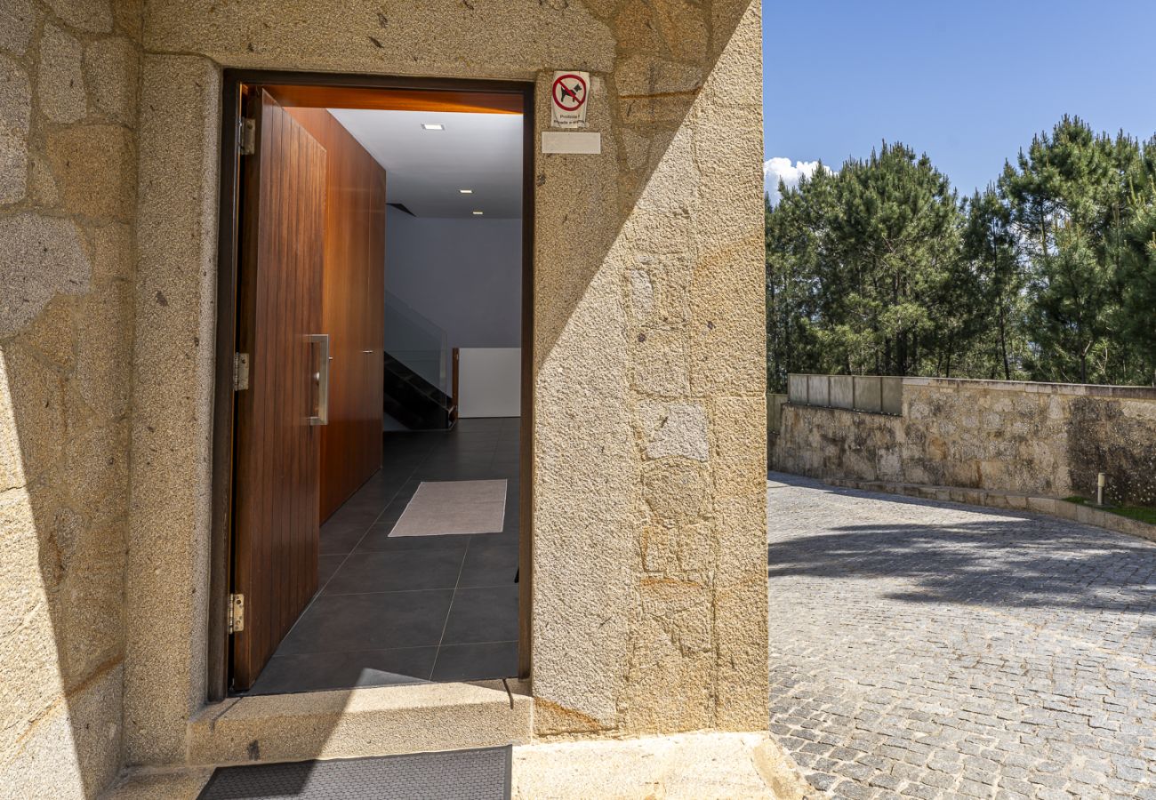 House in Ponte de Lima - Villa de Luxo com Piscina Aquecida, Ténis e Jardim
