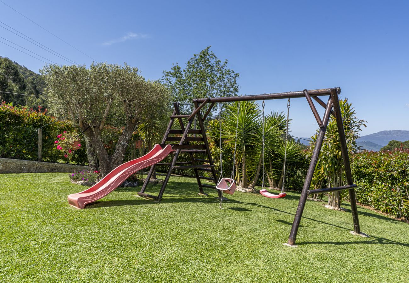 House in Ponte de Lima - Villa de Luxo com Piscina Aquecida, Ténis e Jardim