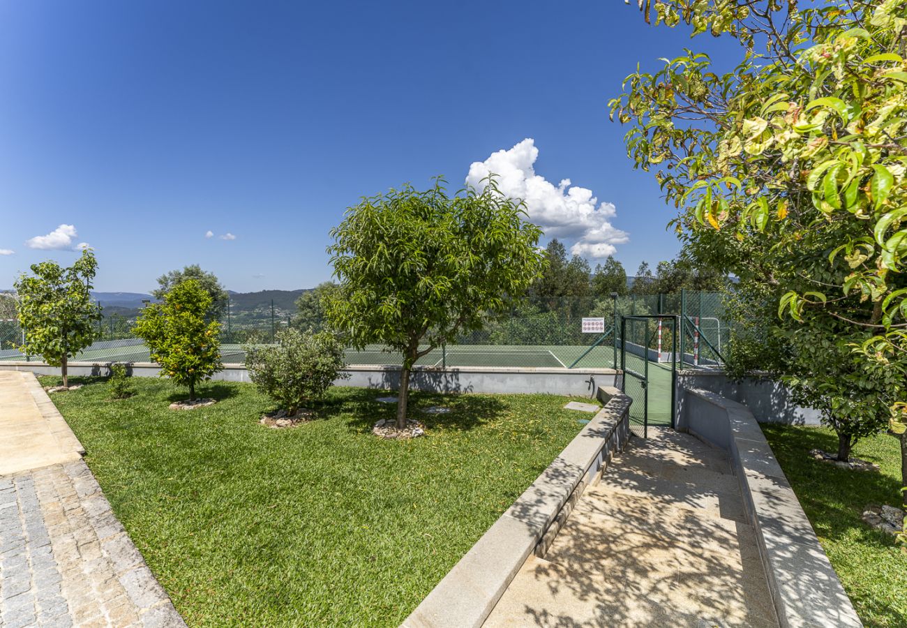 House in Ponte de Lima - Villa de Luxo com Piscina Aquecida, Ténis e Jardim