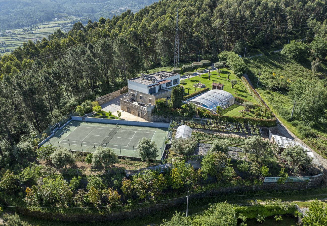 House in Ponte de Lima - Villa de Luxo com Piscina Aquecida, Ténis e Jardim