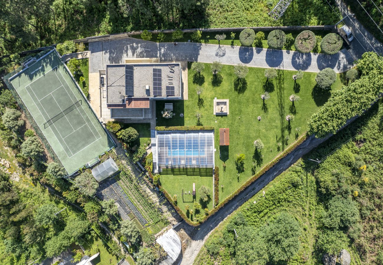 House in Ponte de Lima - Villa de Luxo com Piscina Aquecida, Ténis e Jardim