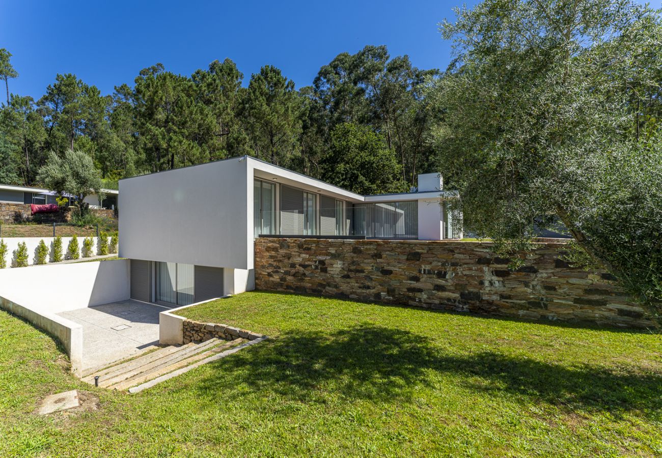 Villa/Dettached house in Fornelos - Villa Golfe Ponte de Lima