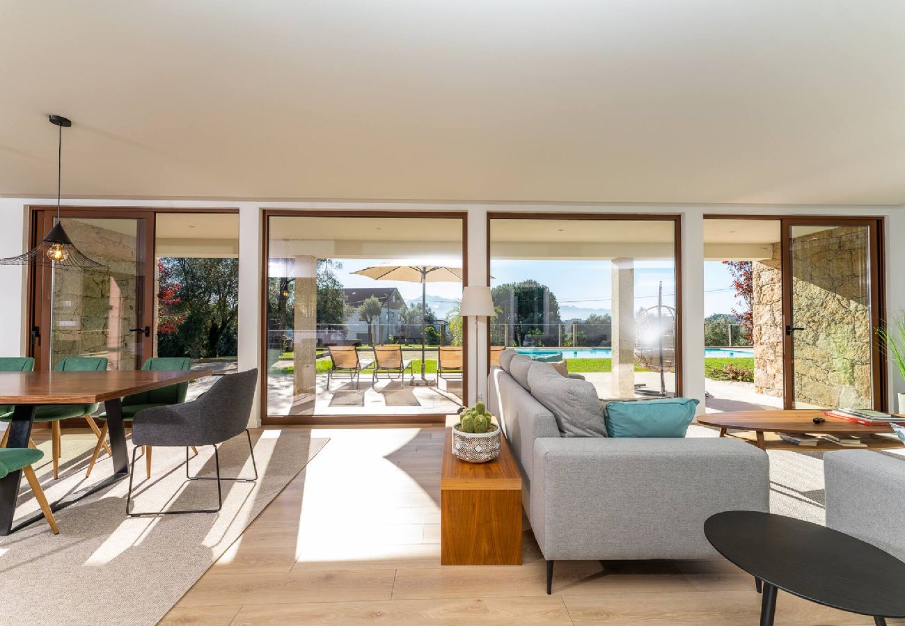 Villa en Ponte de Lima - Lima View Villa - Casa com piscina e jardim