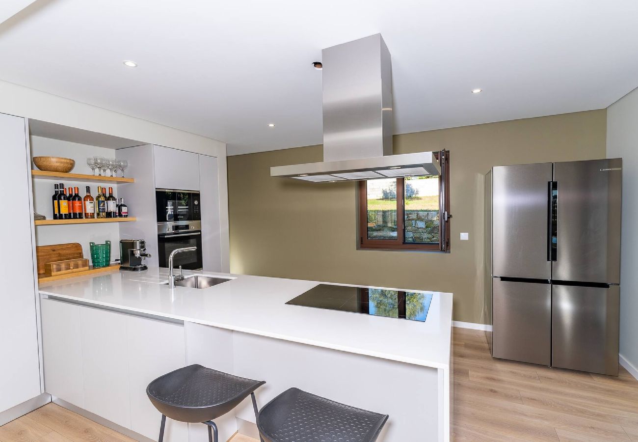 Villa en Ponte de Lima - Lima View Villa - Casa com piscina e jardim