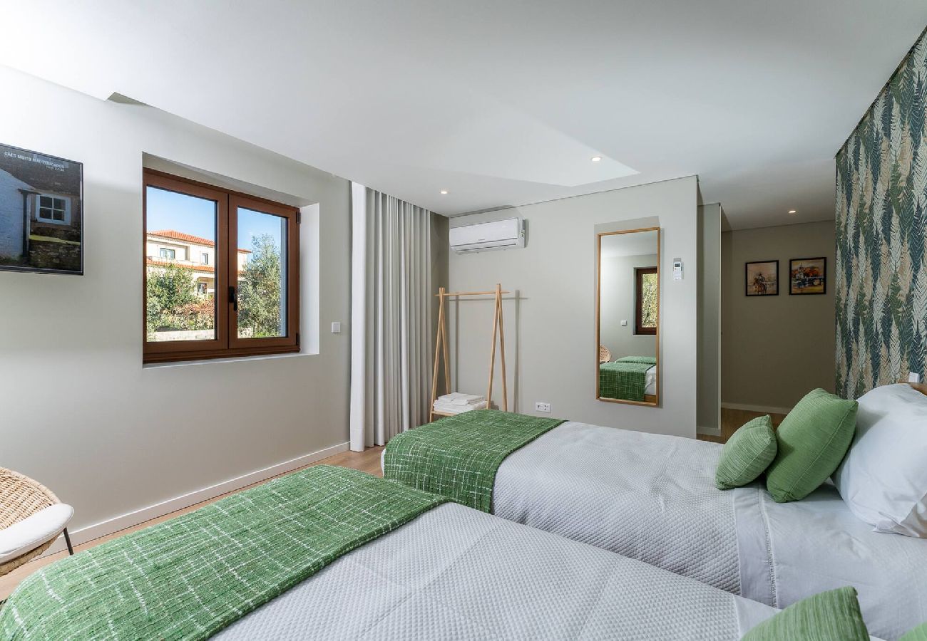 Villa en Ponte de Lima - Lima View Villa - Casa com piscina e jardim