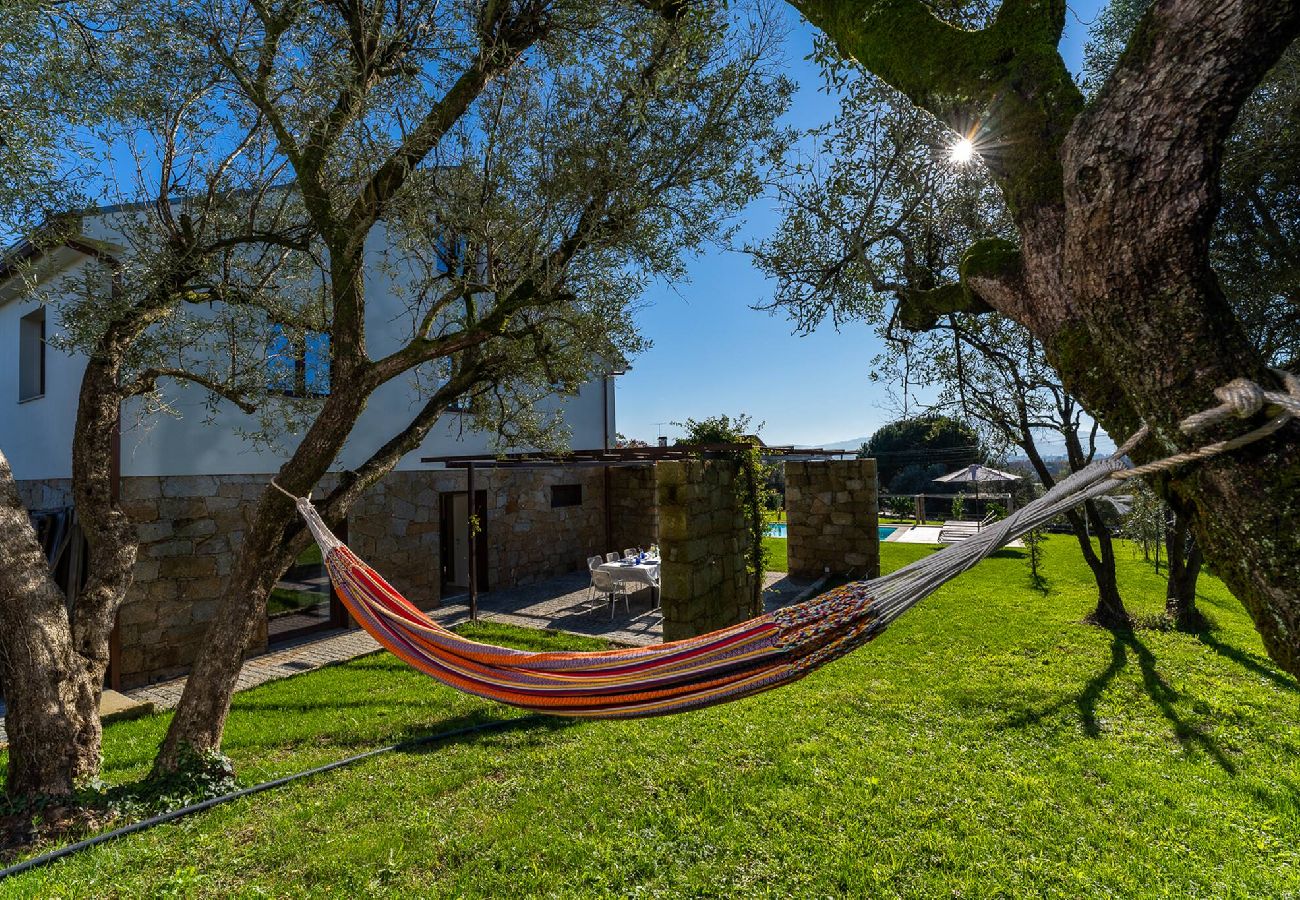 Villa en Ponte de Lima - Lima View Villa - Casa com piscina e jardim