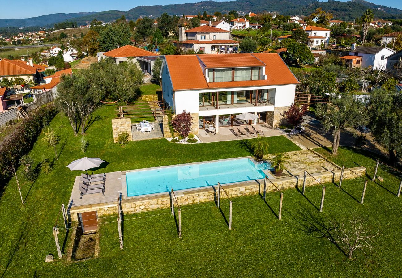 Villa en Ponte de Lima - Lima View Villa - Casa com piscina e jardim