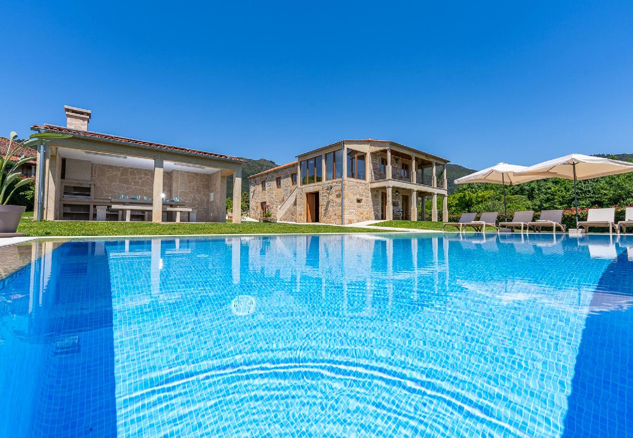 Villa en Ponte de Lima - Casa da Ana - Villa com piscina e jardim