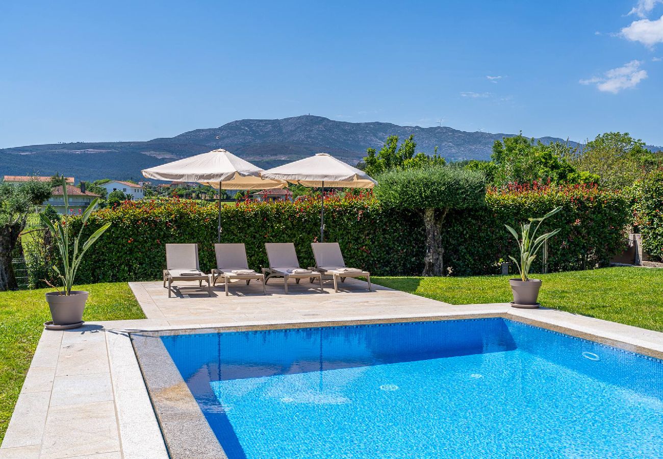 Villa en Ponte de Lima - Casa da Ana - Villa com piscina e jardim