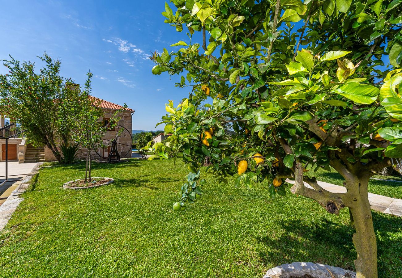 Villa en Ponte de Lima - Casa da Ana - Villa com piscina e jardim