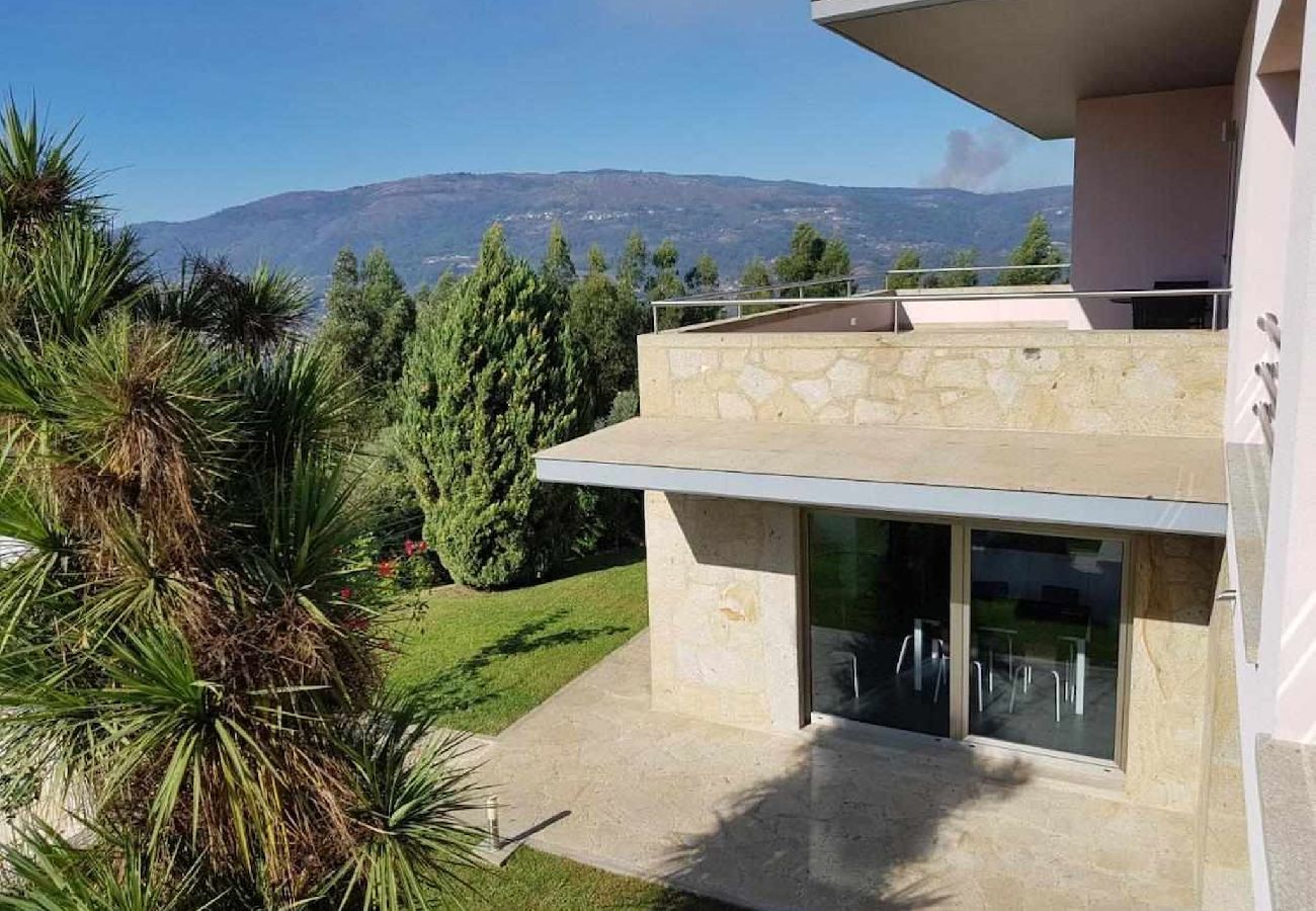 Casa en Ponte de Lima - Villa de Luxo com Piscina Aquecida, Ténis e Jardim