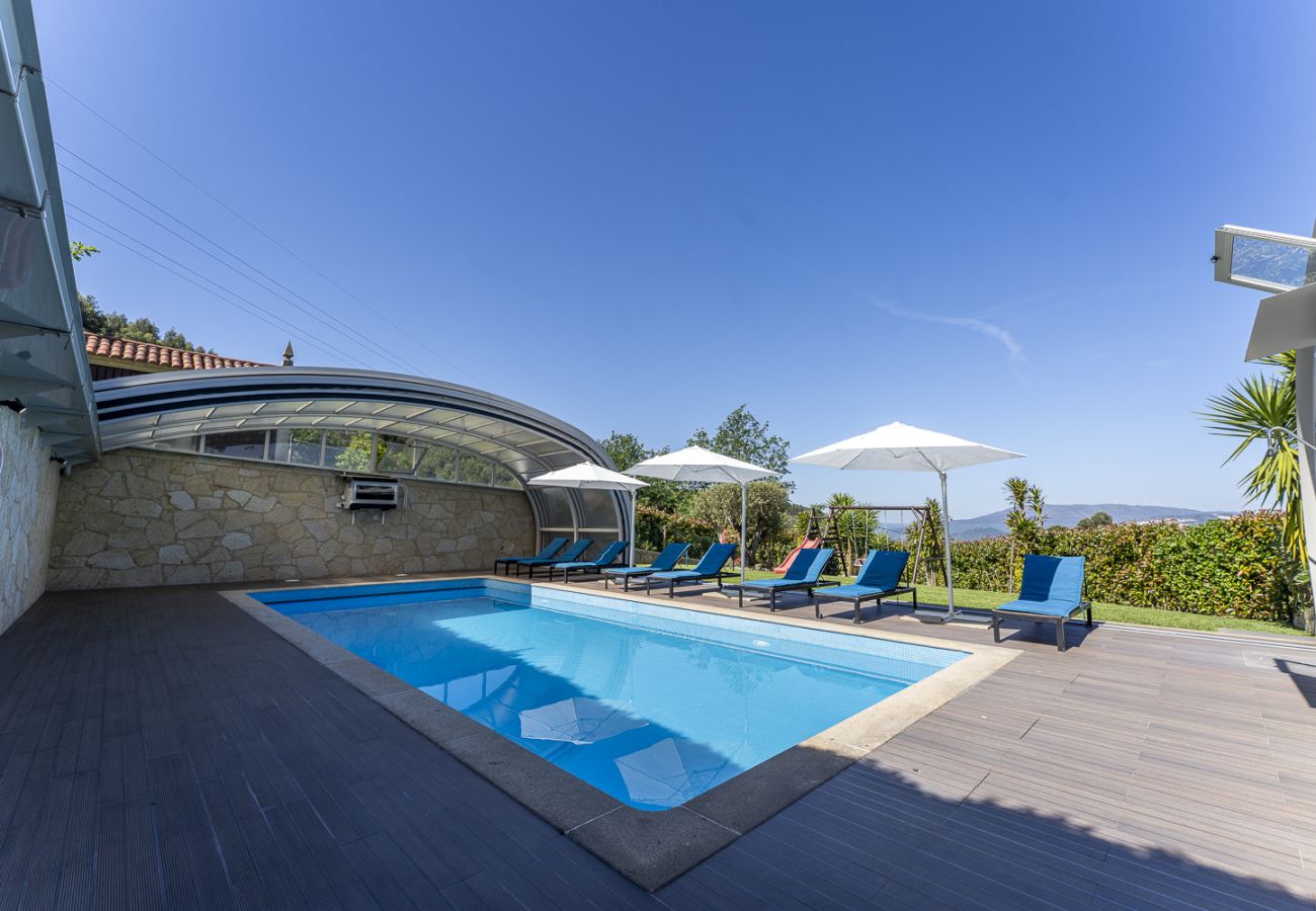Casa en Ponte de Lima - Villa de Luxo com Piscina Aquecida, Ténis e Jardim
