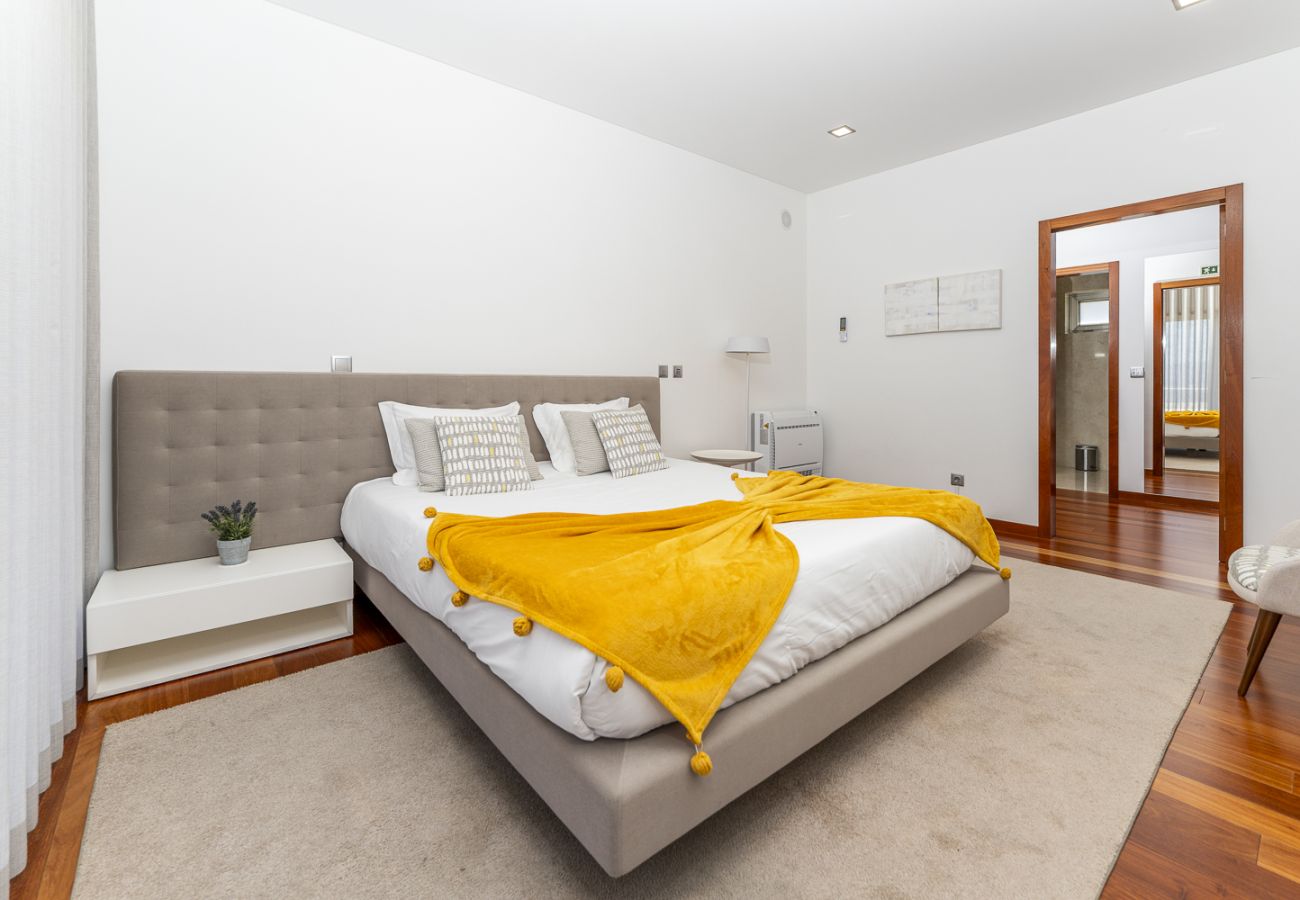 Casa en Ponte de Lima - Villa de Luxo com Piscina Aquecida, Ténis e Jardim