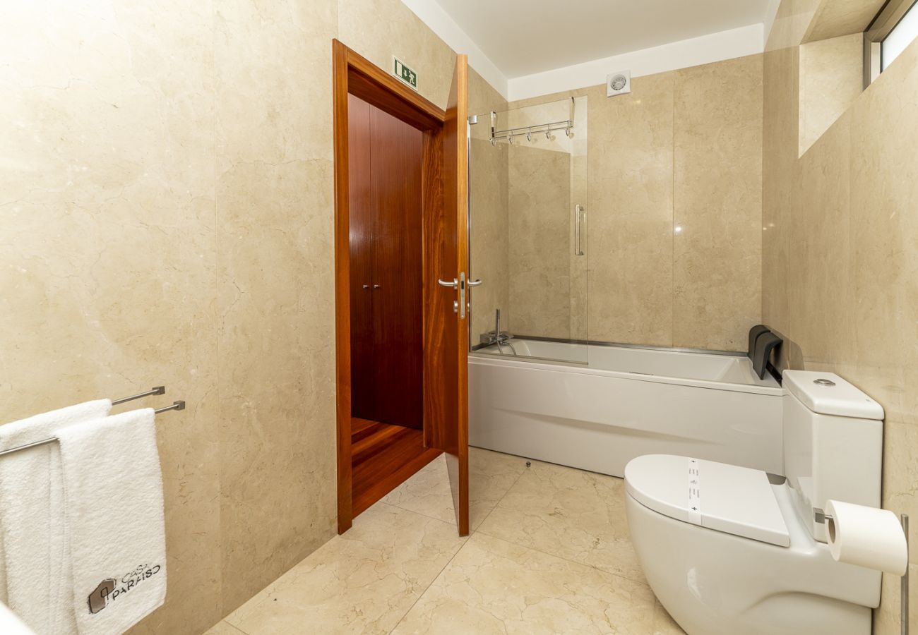 Casa en Ponte de Lima - Villa de Luxo com Piscina Aquecida, Ténis e Jardim