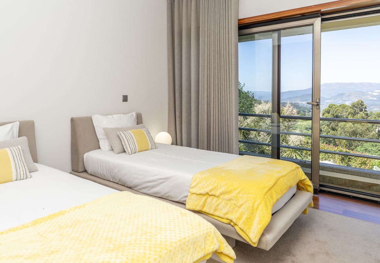 Casa en Ponte de Lima - Villa de Luxo com Piscina Aquecida, Ténis e Jardim