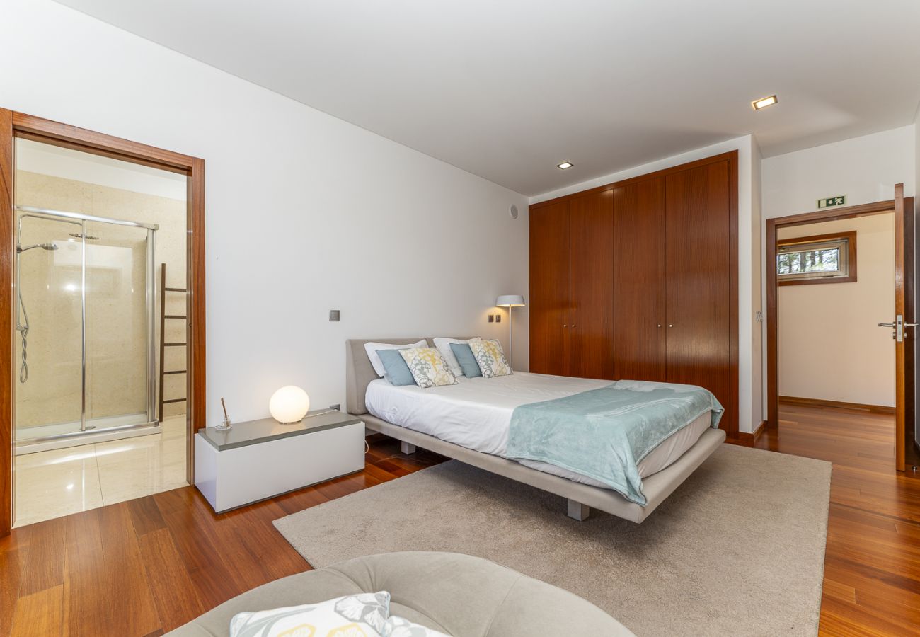 Casa en Ponte de Lima - Villa de Luxo com Piscina Aquecida, Ténis e Jardim