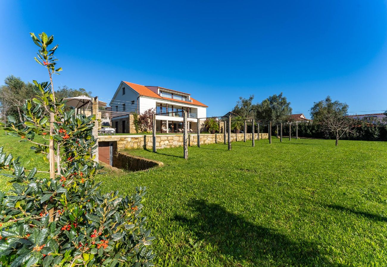 Villa à Ponte de Lima - Lima View Villa - Casa com piscina e jardim