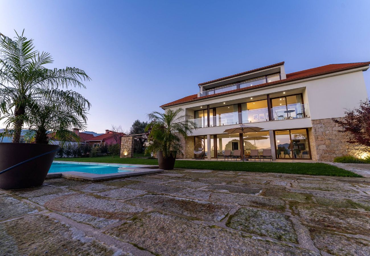 Villa à Ponte de Lima - Lima View Villa - Casa com piscina e jardim